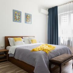 Апартаменты в центре золотого квадрата