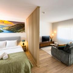 Lighthouse by MyMoradia I Vue & Élégance à Porto