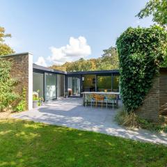 Bungalow in Sint Maartenszee near the beach