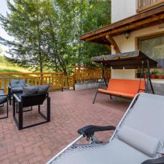 2-room Forest Retreat - Fireplace, Veranda, BBQ, Views