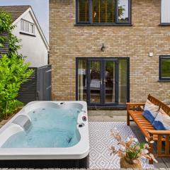 Luxury Beach Stay with Hot Tub