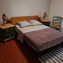 Baieta Chambre rouge