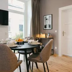 Neat 1BR perfect for 4 free parking