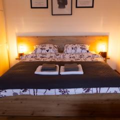 Apartman oak Nikola's lamp