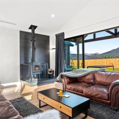 Entire Hawea Holiday Home near Wanaka 2-10 guests