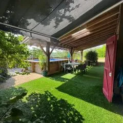 Gîte avec piscine à 5 minutes de CAHORS