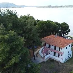 Studios Efi beach
