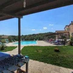 Lovely Farmhouse in Asciano with Swimming Pool