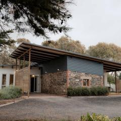 Stylish Dairy Cottage by the Sea- Romantic Luxury