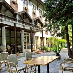 Salgó Hotel