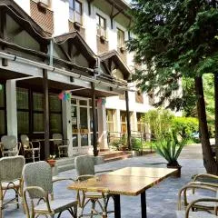 Salgó Hotel