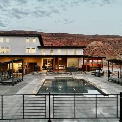 Brand New 5 Bedroom all Suites with Private Pool