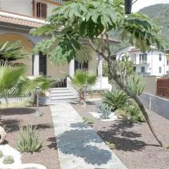 Spazioso appartamento con Giardino a Parcheggio Gratuito
