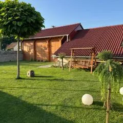 Apartmán Sebina zaručujici absolutní soukromi a klid s láhví vína jako dárek