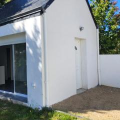 Studio neuf avec terrasse