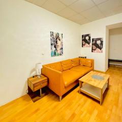 Stylish 2BR apartment Direct City Access