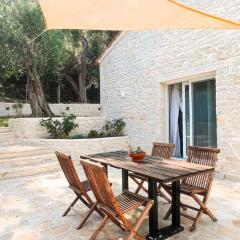 Chrisanthi's Cottage