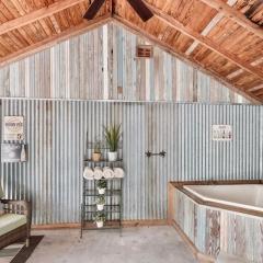 Forrester Bungalow - Close to Main Outdoor oasis