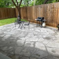 2bd 1bth place in Arlington Centrally located in DFW and conveniently located near Cowboy's Stadium