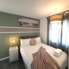 Entire home in Leeds, Free WiFi, 3 Car Parking