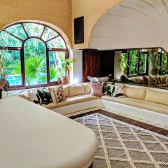 Villa Steps to Beach Sleep 29 Largest Pool in Playa