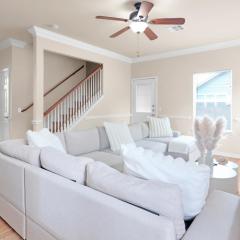 Spacious Home-Queen Suite-Game room-Movie room
