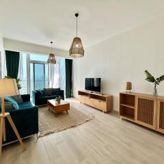 Homes2Retreat - Luxury Finishes with Full Skyline View