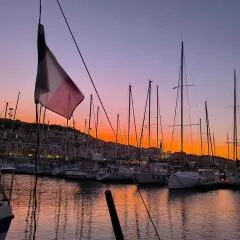 Le Nid Marin,Un Voilier Pour Deux Sète Vieux Port