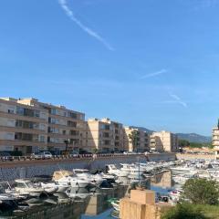 Location appartement Mandelieu, piscines privées, garage, proche des plages