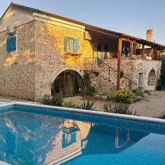 Stone house Emilia with a pool