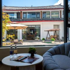 Nebula Retreat Snow Mountain View Bed and Breakfast