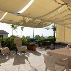 La Terrazza sull'Isola modern apartment with sea view