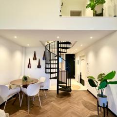 Das Alpenzeit Loft mit Balkon und Grimmingblick