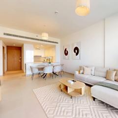 Elegant 2BR with Maids and Stunning Canal Views