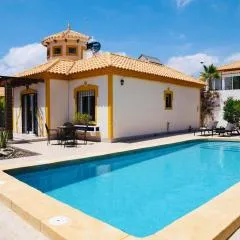 Villa Ensueño with private pool and large garden