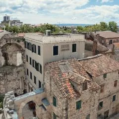 Hotel Peristil