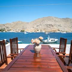 Mythos House - Seaside Retreat in Pedi