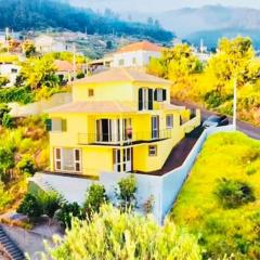 GuestReady - Yellow house in the mountain