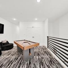 NRG Black Lounge Townhome Close to all Stadiums downtown & City Life