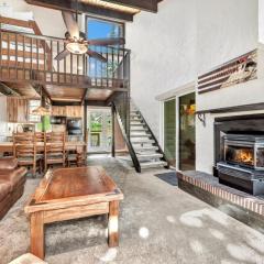 Ski Ranch Loft, Short Easy Walk to Slopes, 2 King Bedrooms And Loft