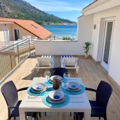 Apartamentos Ezaro Beach