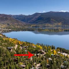 Spacious Cabin - Quality Finishes & Furniture, 2 Large Bedroom Suites Plus Den Bedroom Suite