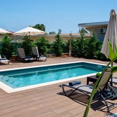 Lumina Apartment with Shared Pool