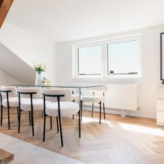 2 BR Loft - LUXUS - MODERN - PARKPLÄTZE - KAFFEE - NETFLIX - WEINBERGBLICK - KÜCHE - BALKON