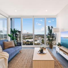 Modern 2BR Pool, Parking, Gym & Gorgeous Views