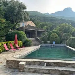 Vacances de rêve vue mer et montagne