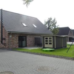 6 Personen Ferienhaus mit Sauna, Whirlpool, zwei Duschen sowie Kaminofen in Otterndorf