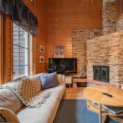 Villa Alpine Eagle Ski-in Ski-out by Aavalevi