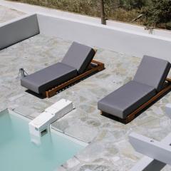 Naxos Finest Villa with Private Pool and Hot Tub at MIKRI VIGLA, Naxos