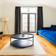 2 Bed Flat with Balcony in Chelsea